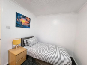 Cosy Contractor's HOME from HOME